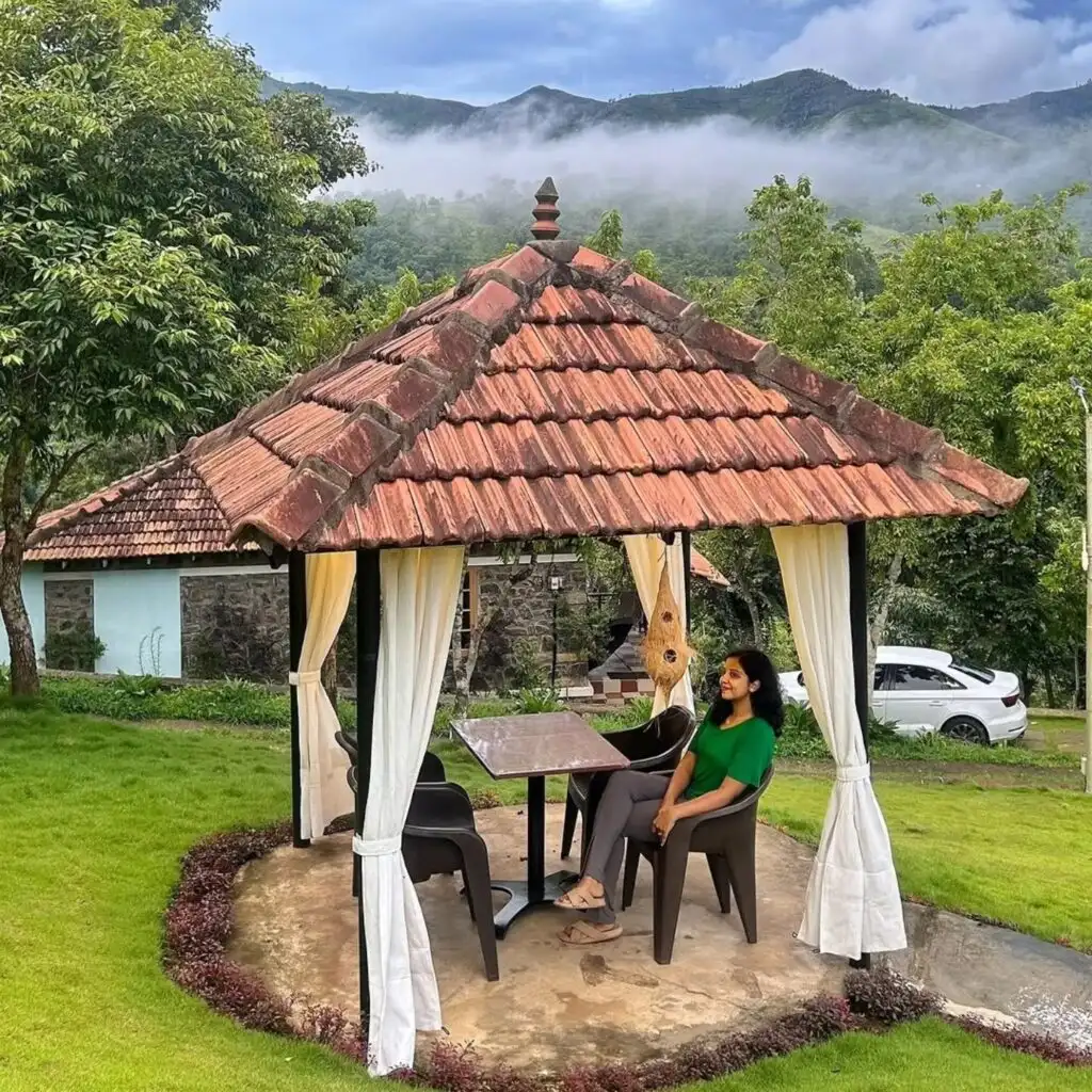 Mountain view from Zacs Valley family cottage in Kodaikanal